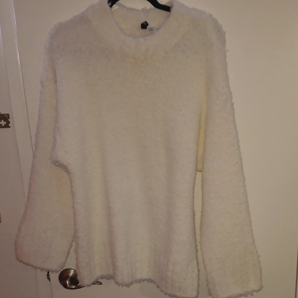 H&M Soft White Turtleneck Sweater